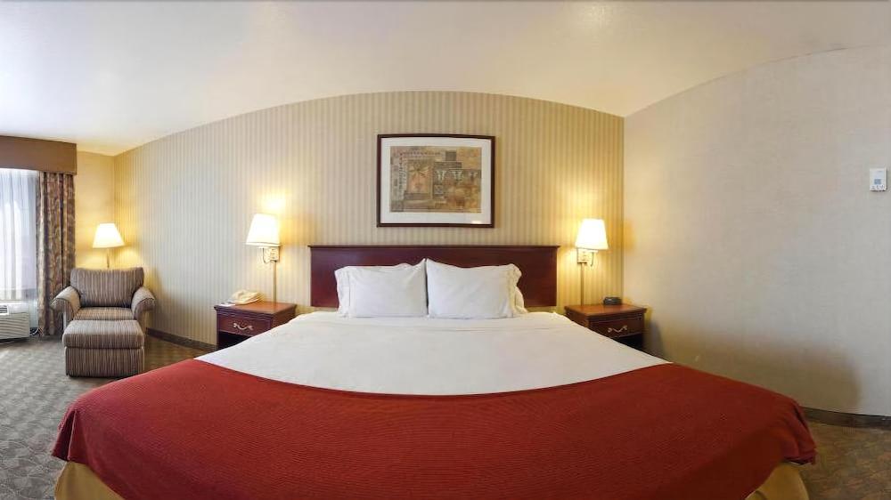 Holiday Inn Express Hotel & Suites Henderson - Traffic Star By Ihg Exterior photo