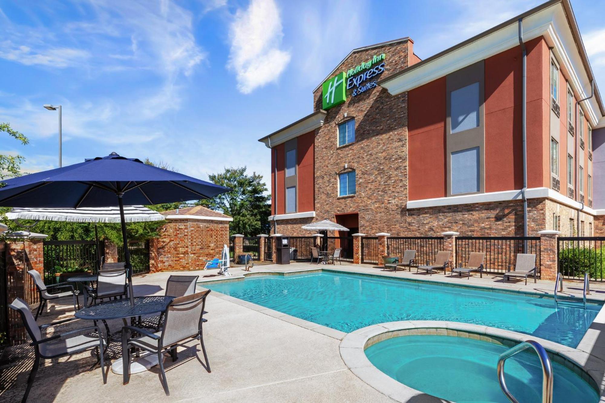Holiday Inn Express Hotel & Suites Henderson - Traffic Star By Ihg Exterior photo